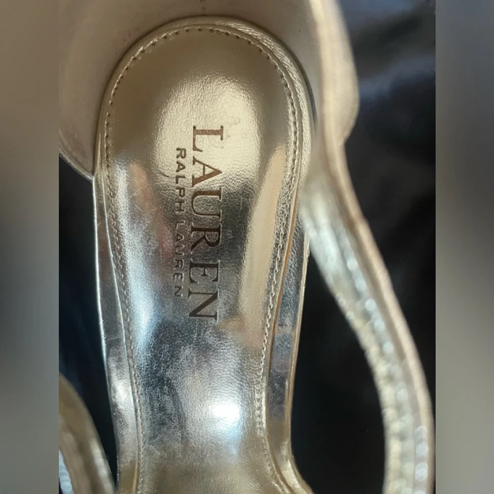 LAUREN RALPH LAUREN STRAPPY WEDGE METALLIC SANDALS SIZE 8.5 ANKLE BUCKLE CLOSURE
